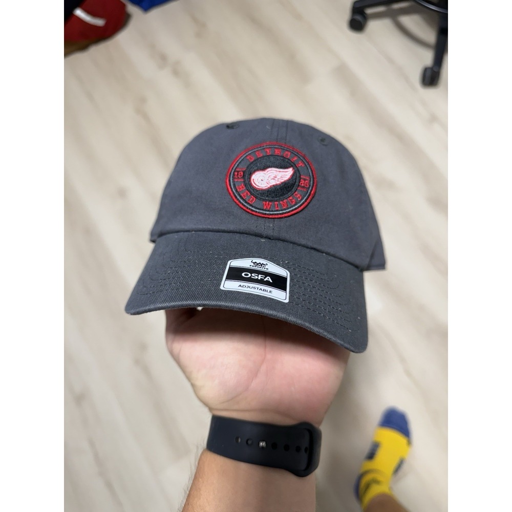 NWT Detroit Red Wings NHL Hat Cap One Size Dark Grey NHL Hockey